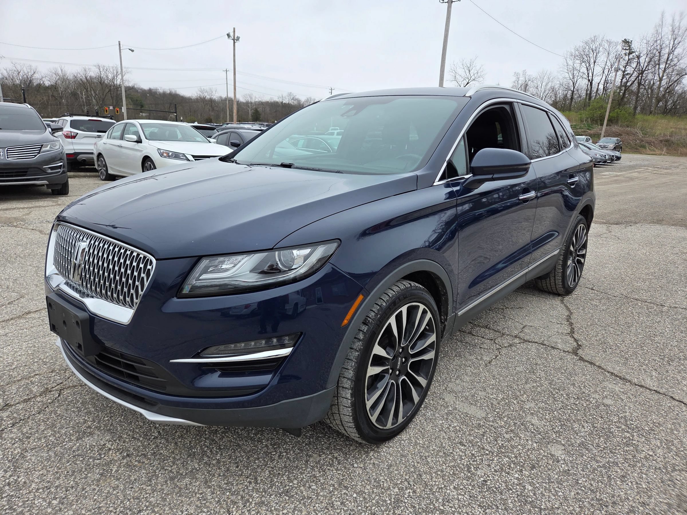 Used 2019 Lincoln MKC Reserve w/ MKC Climate Package AWD/4WD image 2