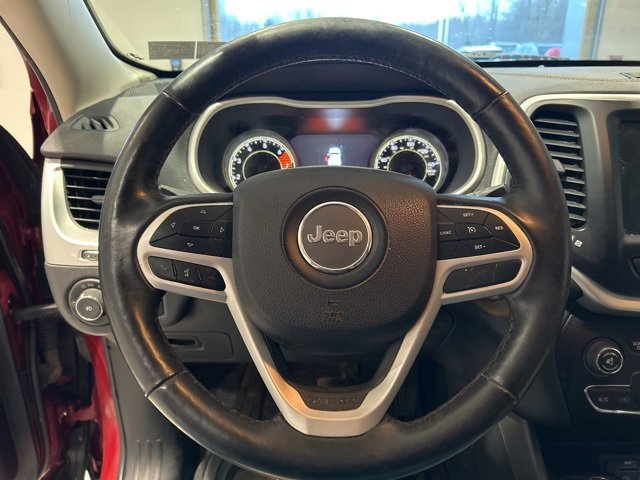 Used 2017 Jeep Cherokee Limited image 11