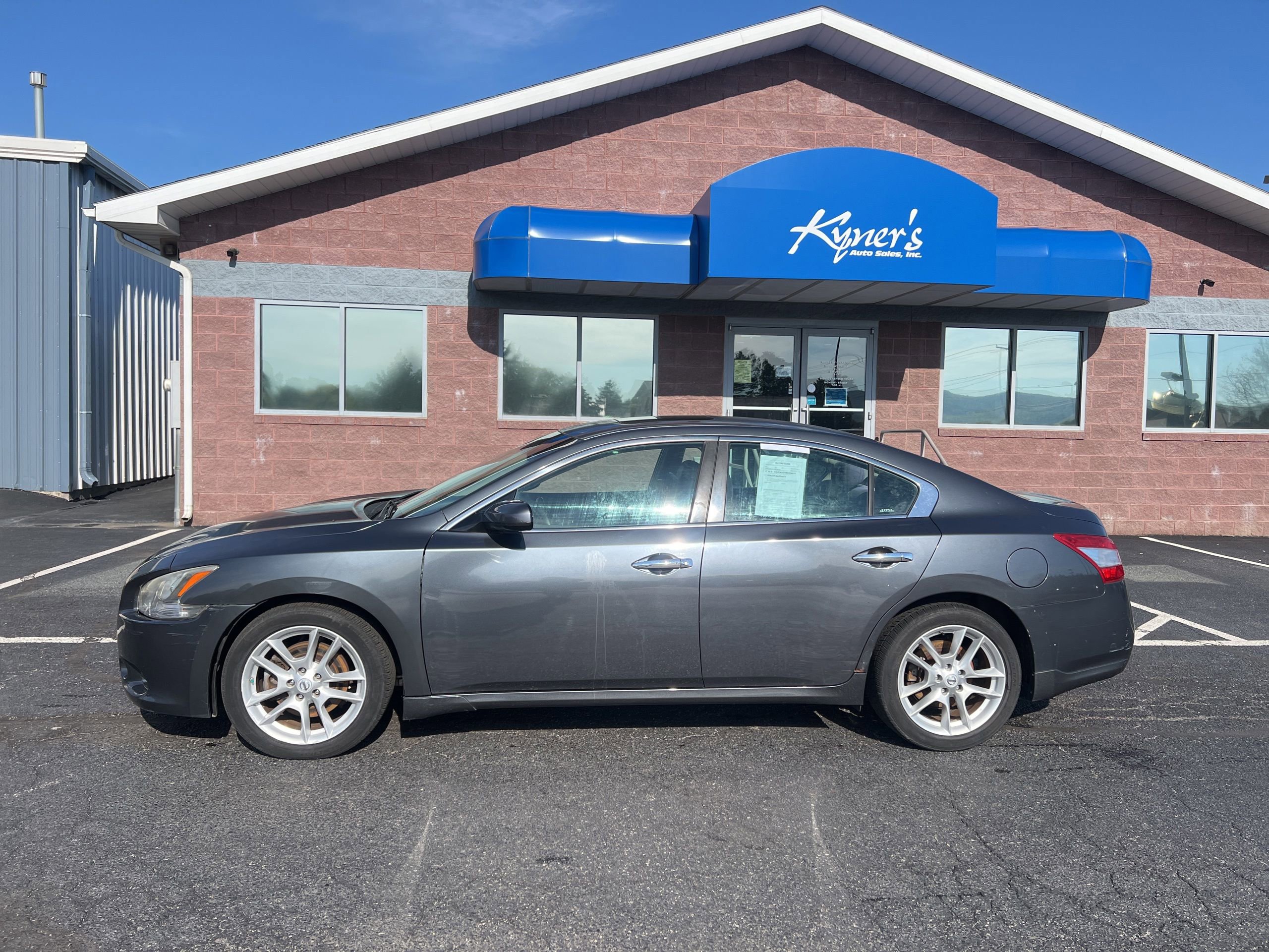 Used 2010 Nissan Maxima 3.5 S FWD image 2