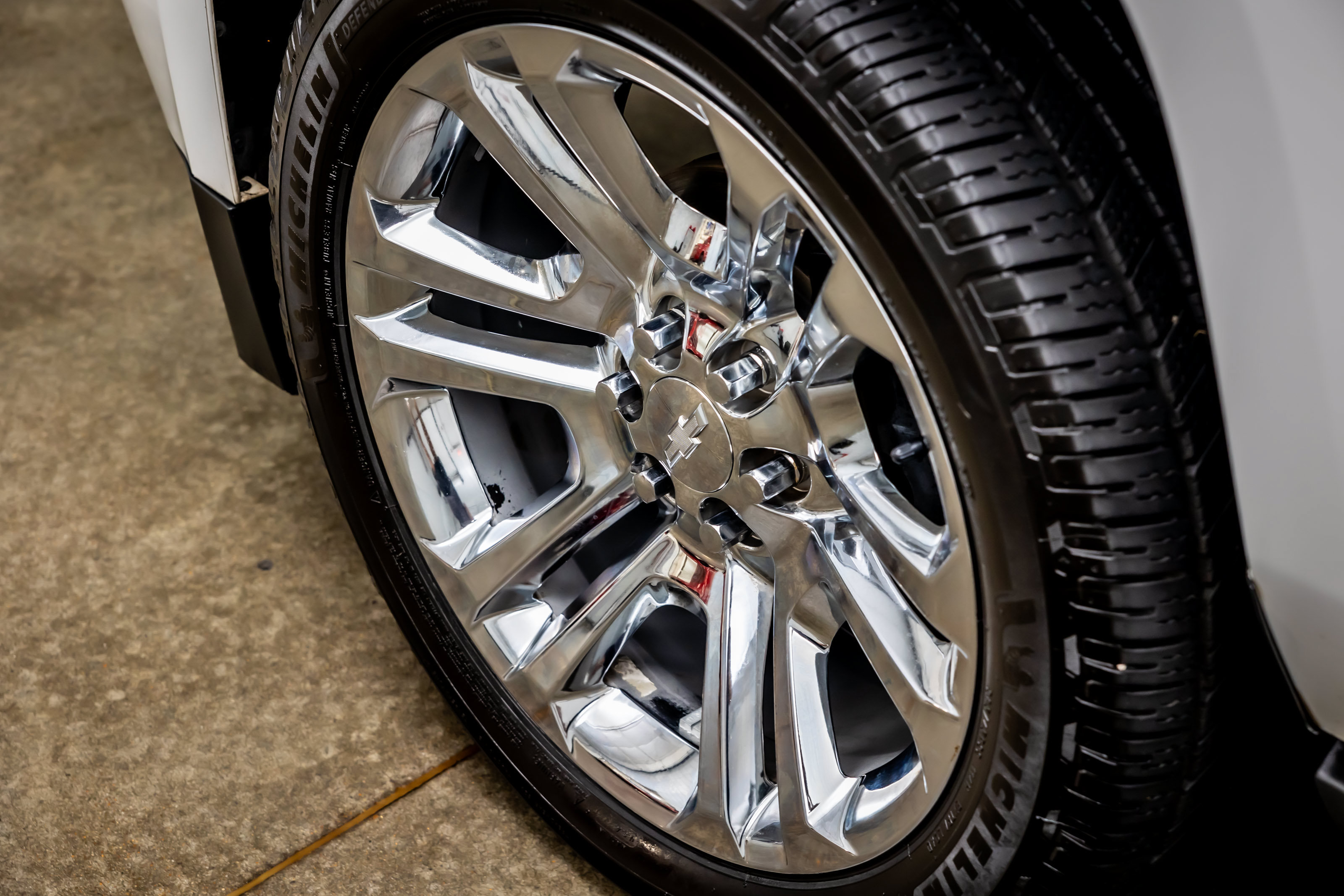 Used 2020 Chevrolet Suburban Premier w/ Premier Plus Edition RWD image 19