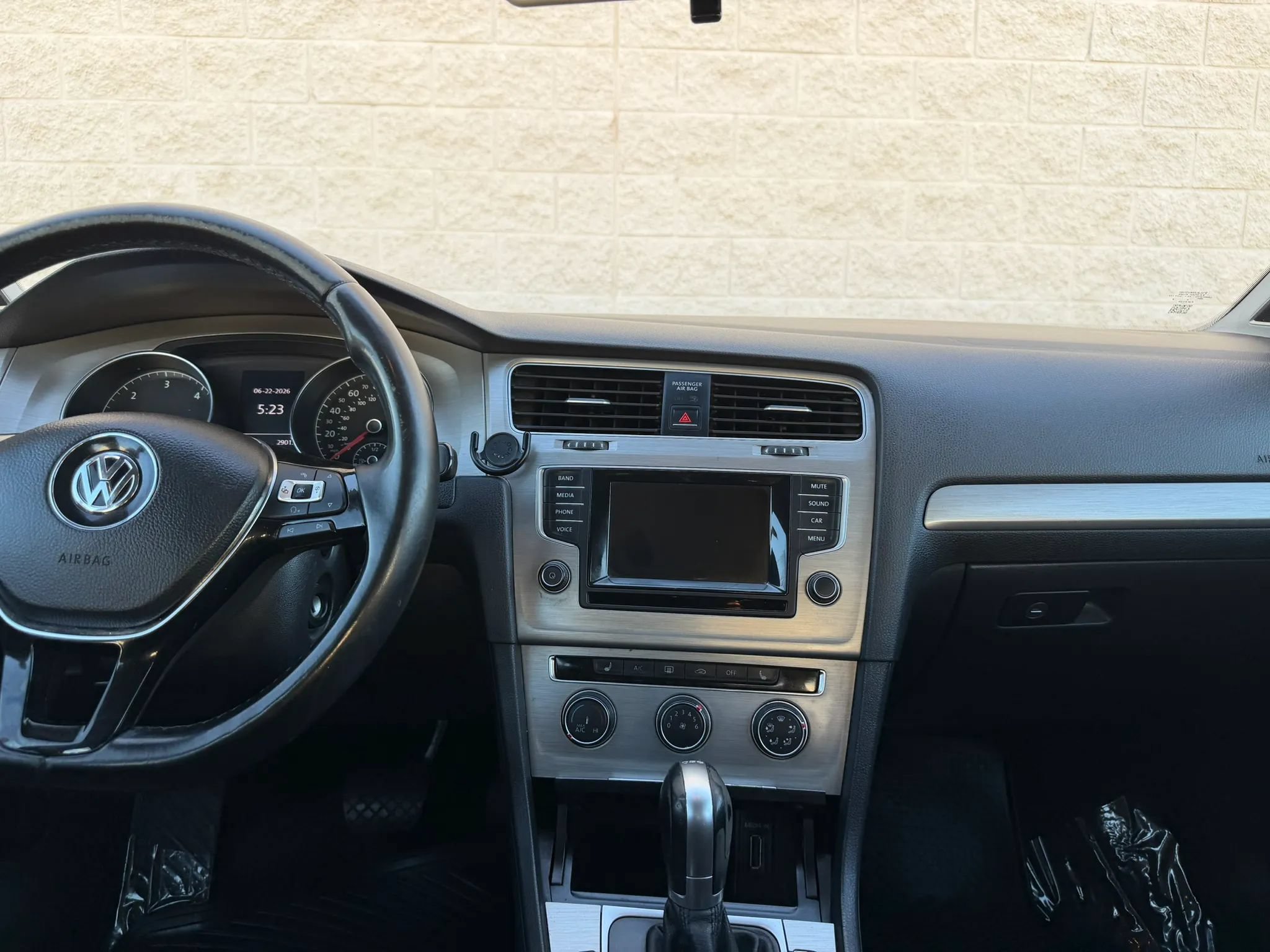 Used 2015 Volkswagen Golf TDI SE FWD image 23
