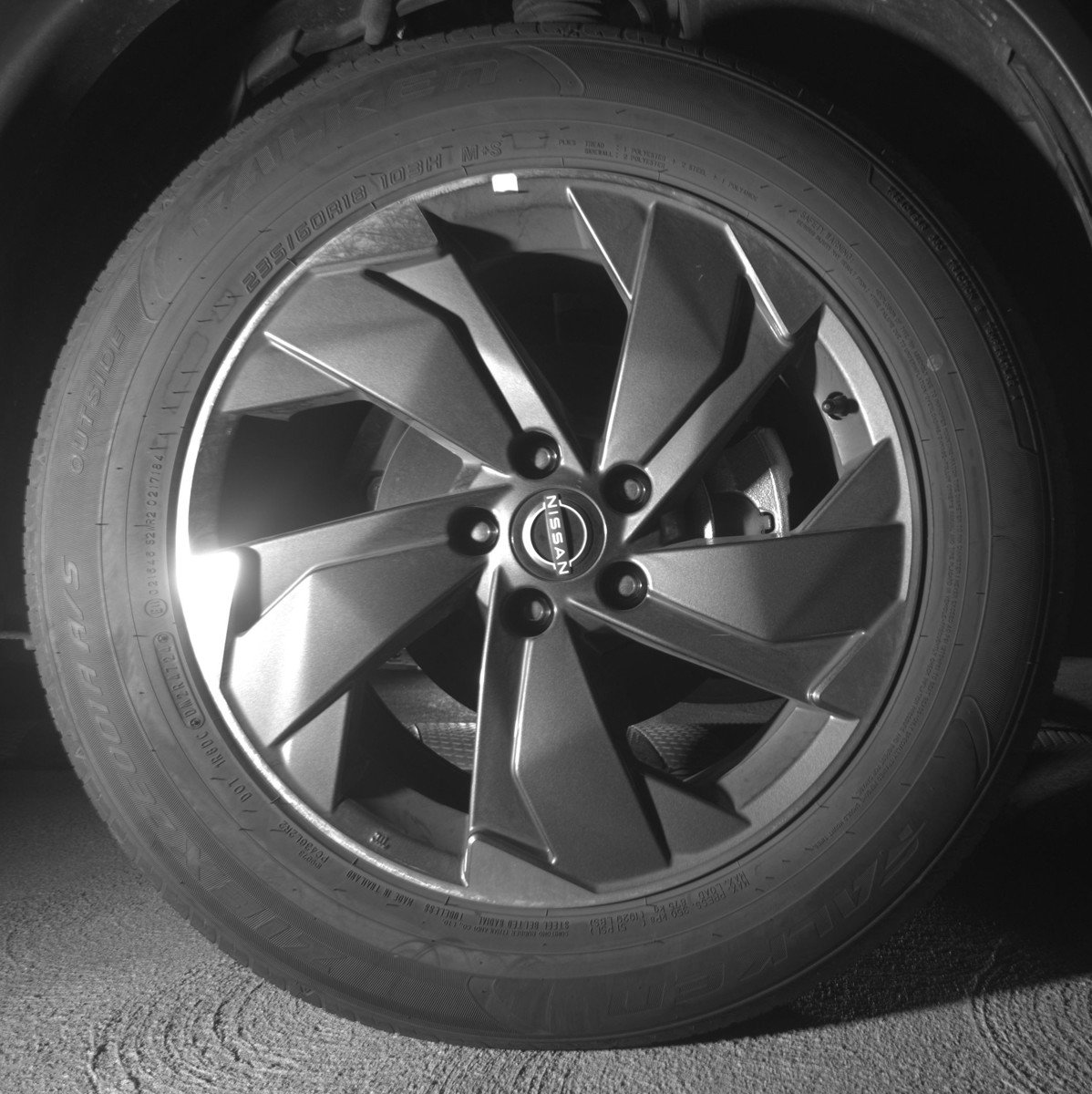 Used 2025 Nissan Rogue SV image 13