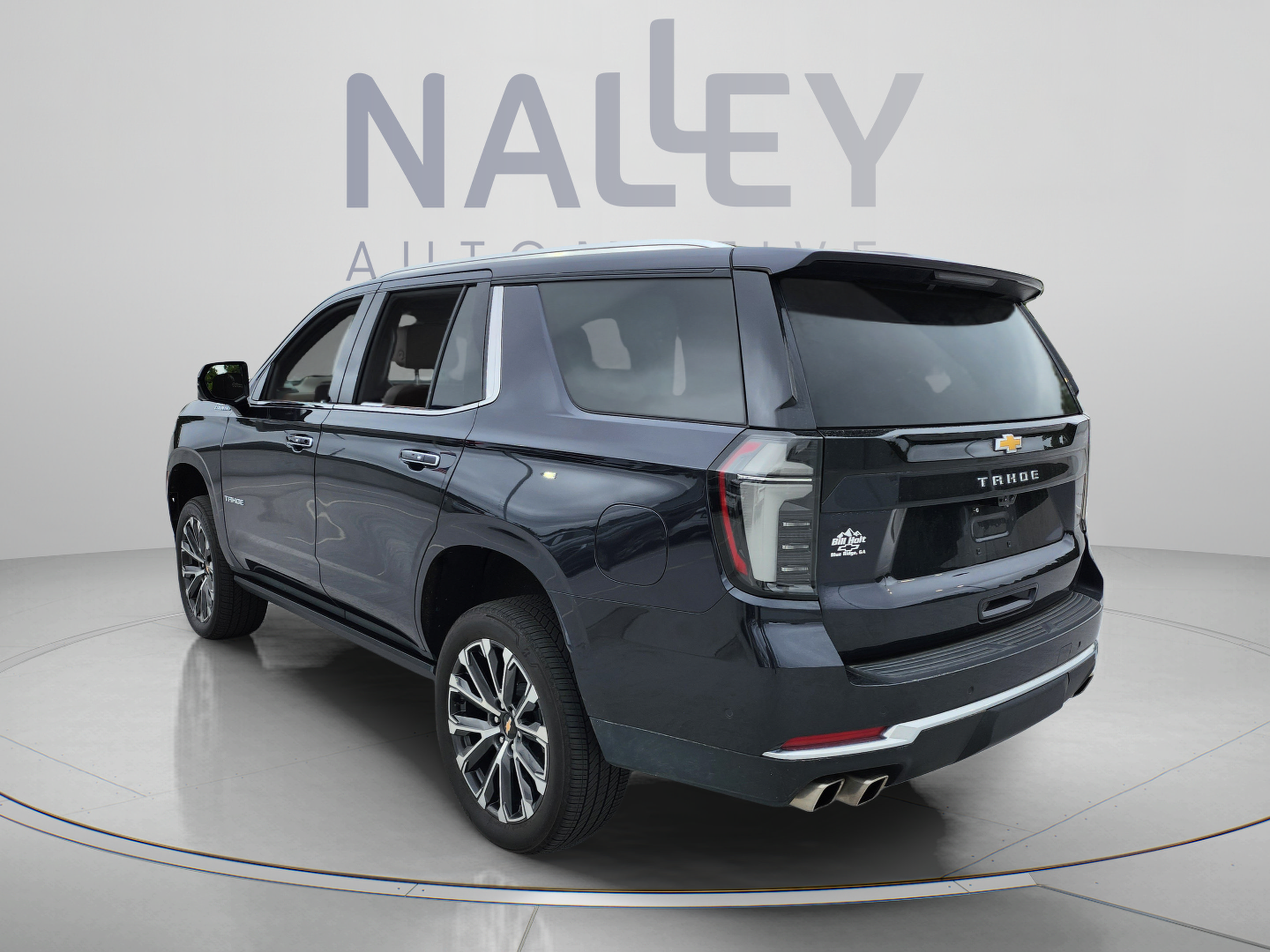 Used 2025 Chevrolet Tahoe High Country AWD/4WD image 3