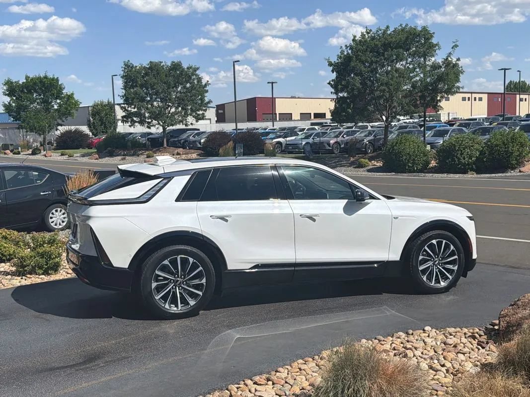 Used 2024 Cadillac Lyriq Sport AWD/4WD image 75