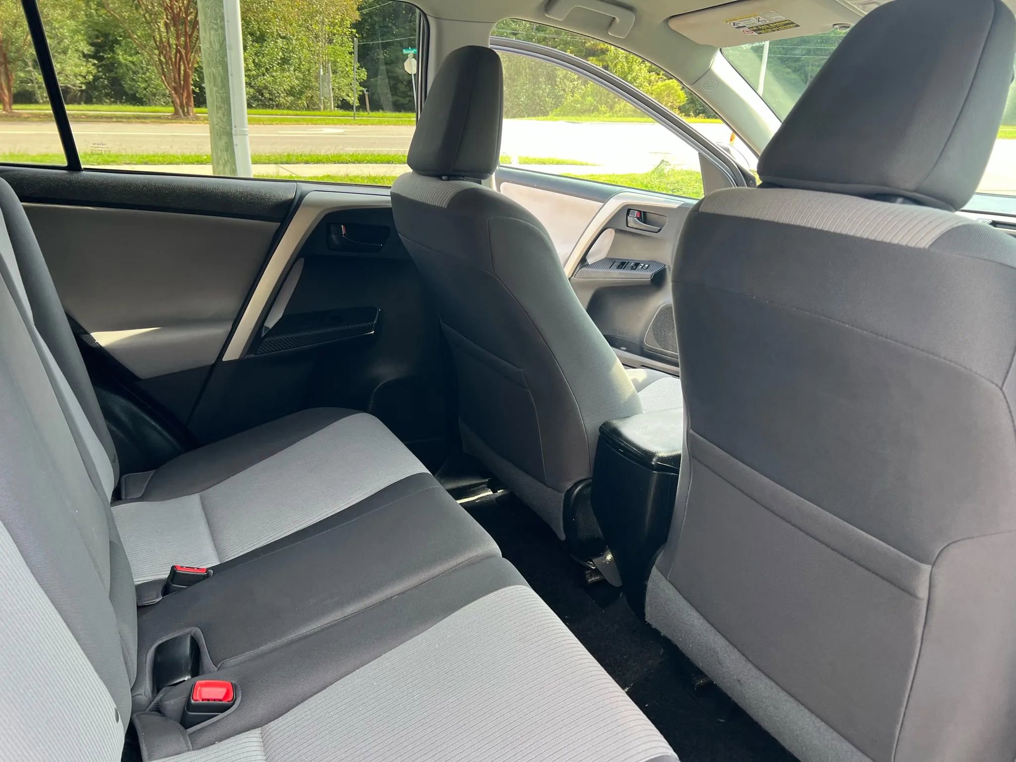 Used 2014 Toyota RAV4 LE image 22