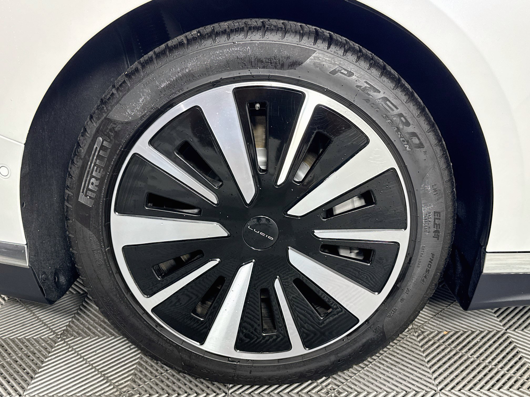 Used 2025 Lucid Air Touring AWD/4WD image 53