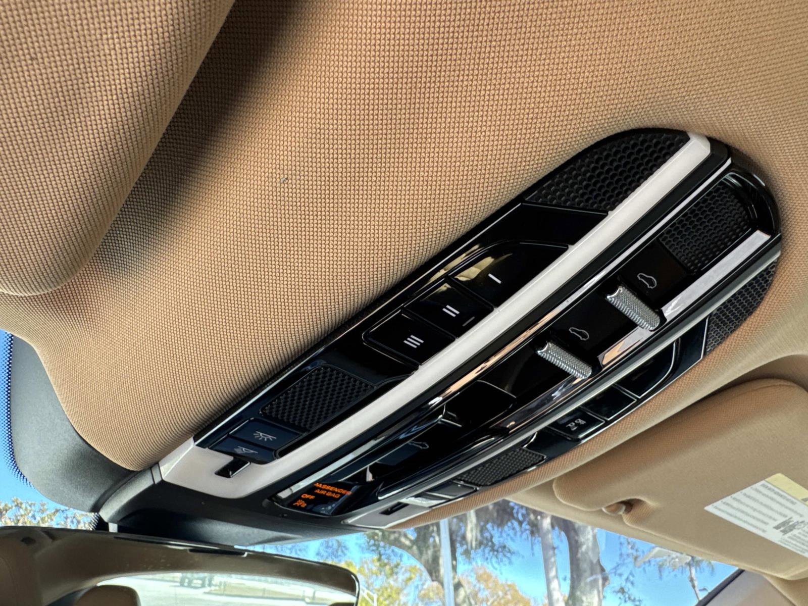 Used 2019 Porsche Panamera 4 image 27