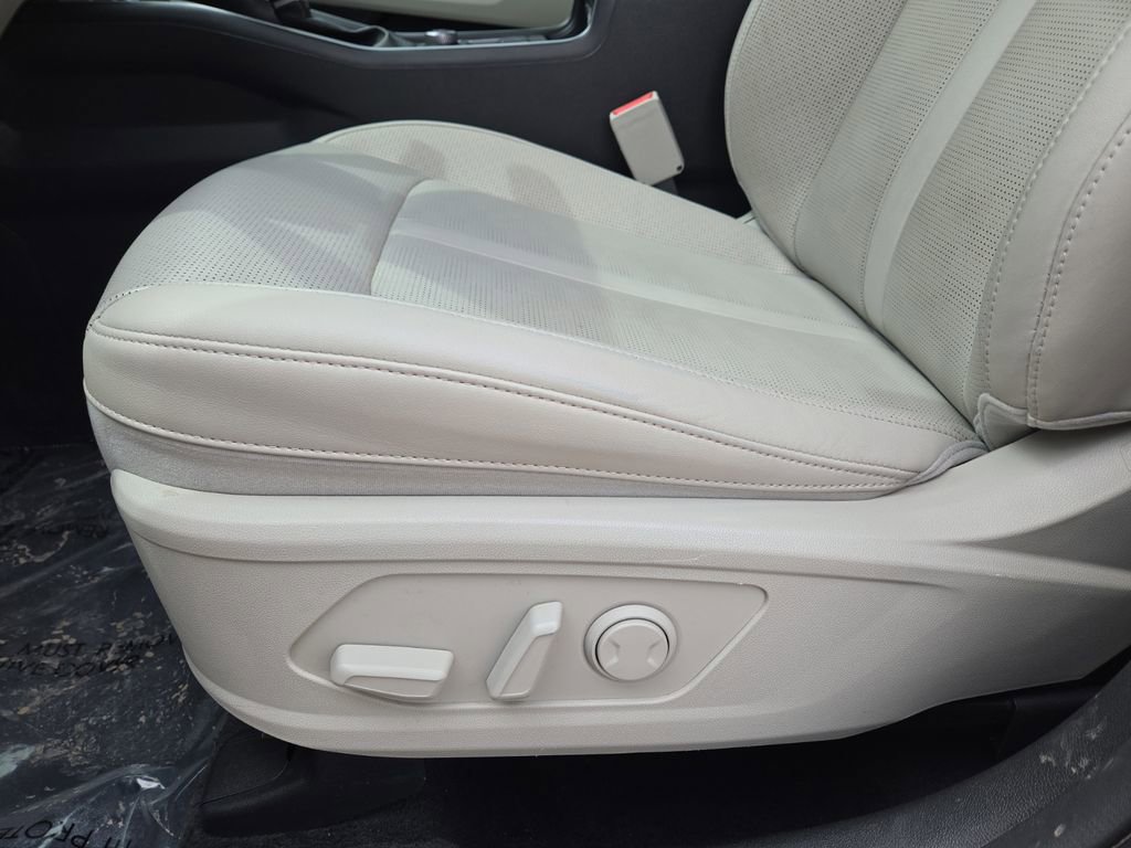 Used 2025 Kia Sorento S FWD image 24