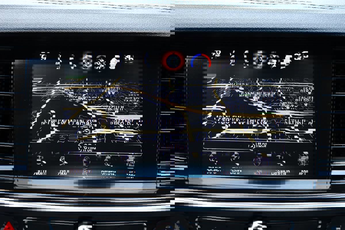 Used 2018 Buick Regal Essence w/ Driver Confidence Package #1 image 18