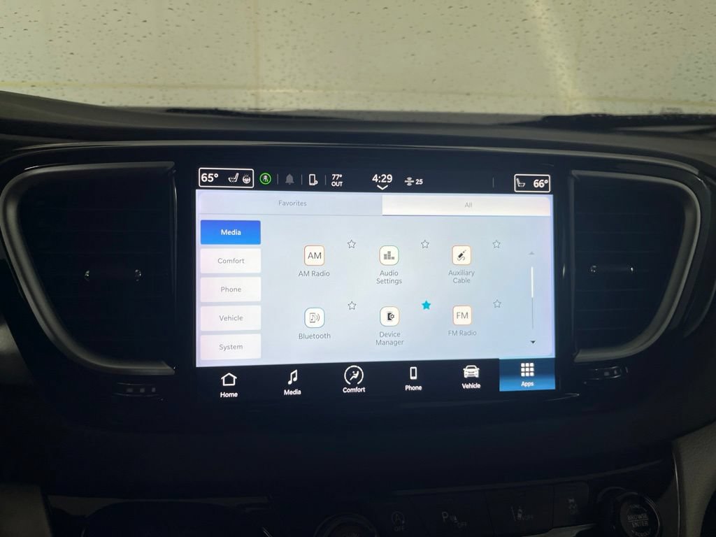 Used 2024 Chrysler Pacifica Touring-L FWD image 65