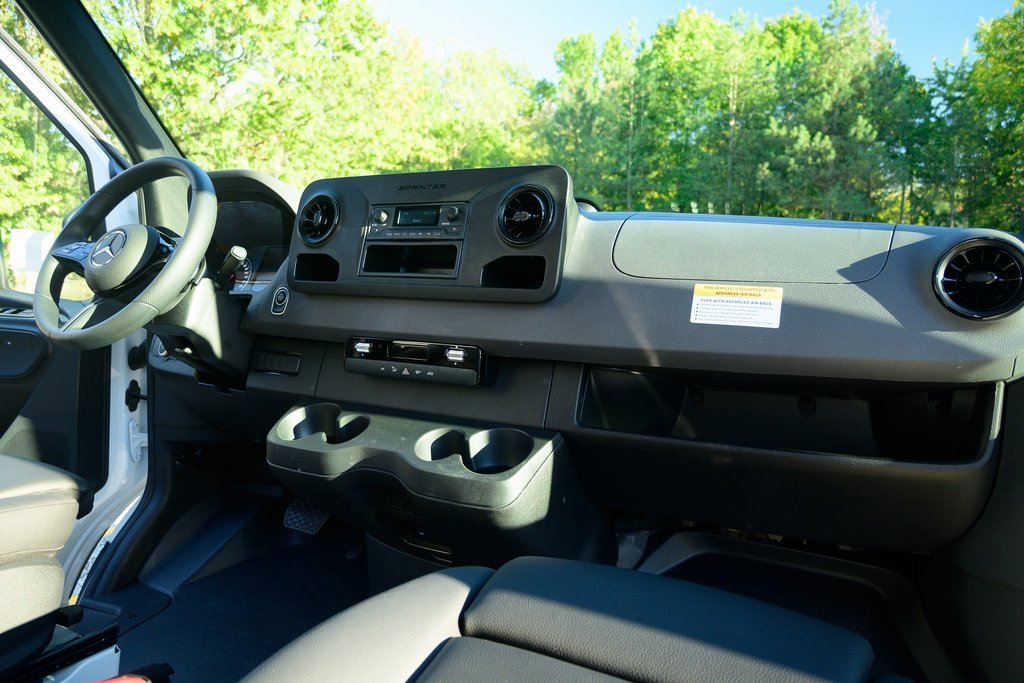 Used 2025 Mercedes-Benz Sprinter 2500 image 14