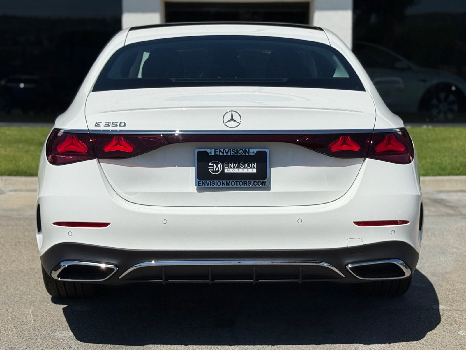 Used 2025 Mercedes-Benz E 350 Sedan image 13