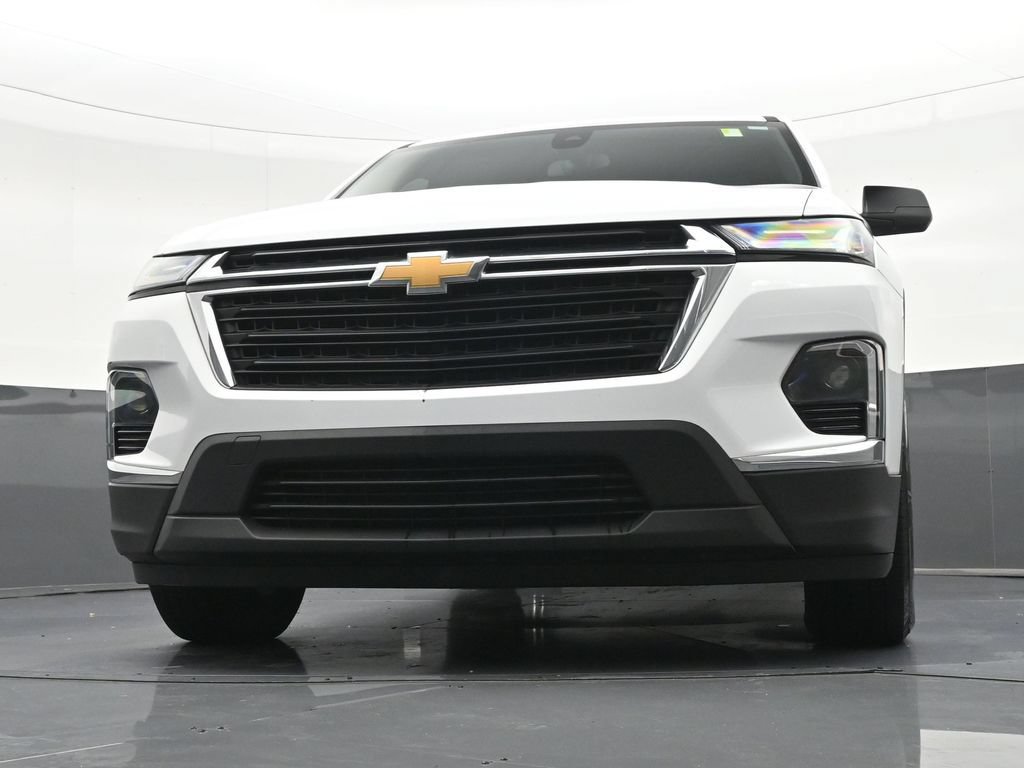 Used 2023 Chevrolet Traverse LS FWD image 32
