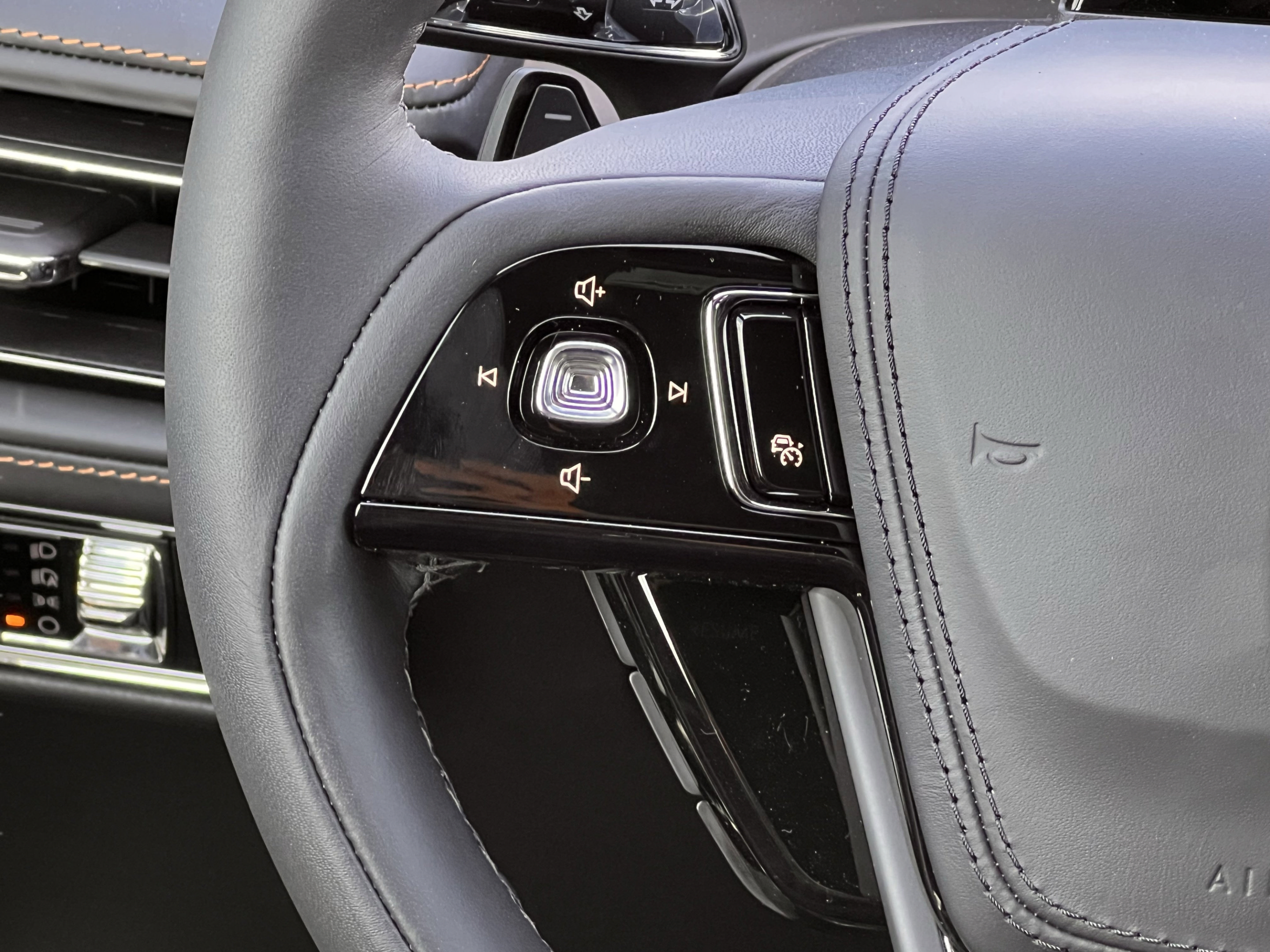 New 2025 Lincoln Aviator Black Label AWD/4WD image 12