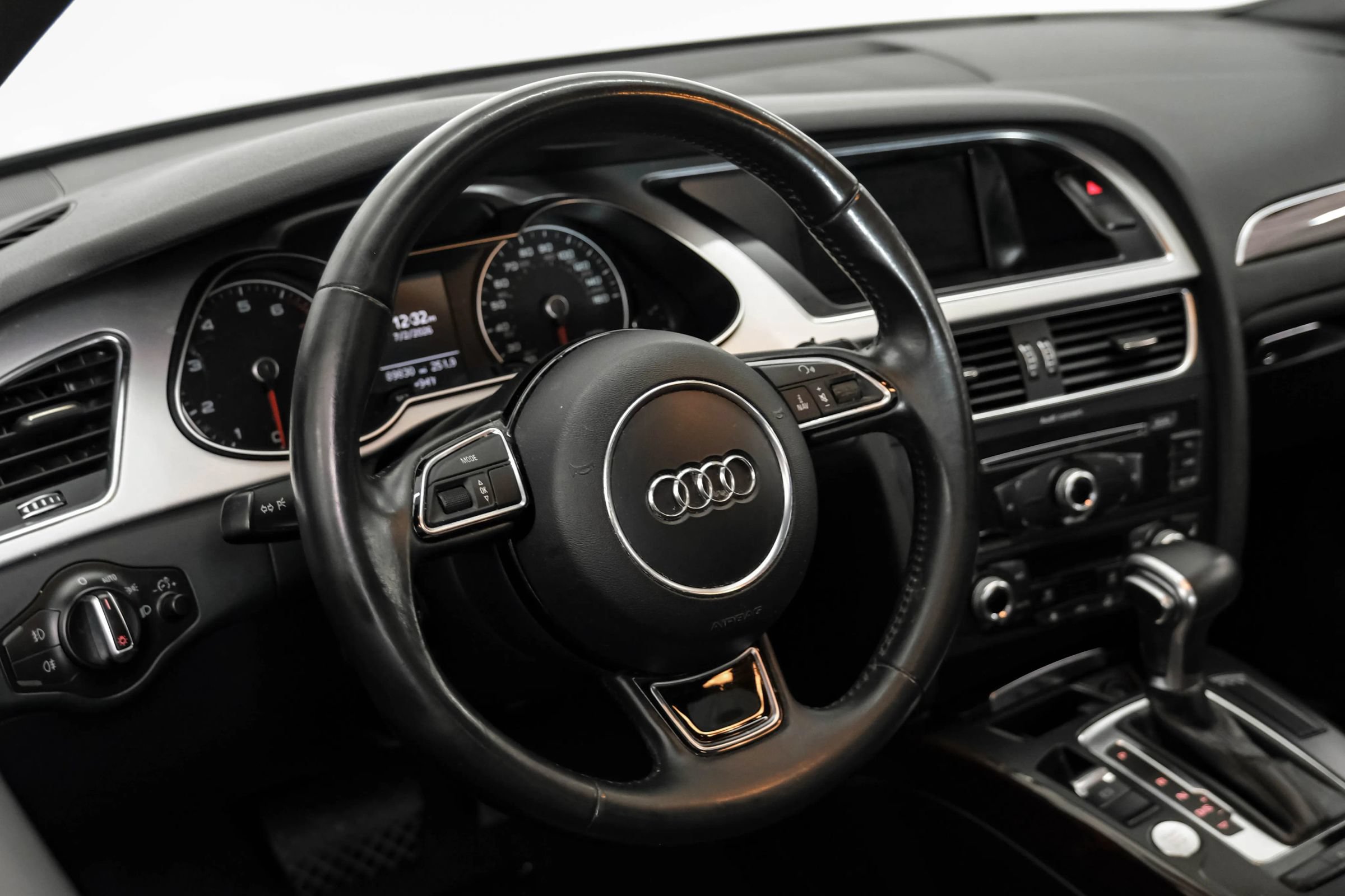 Used 2016 Audi A4 2.0T Premium w/ Convenience Plus Package AWD/4WD image 16