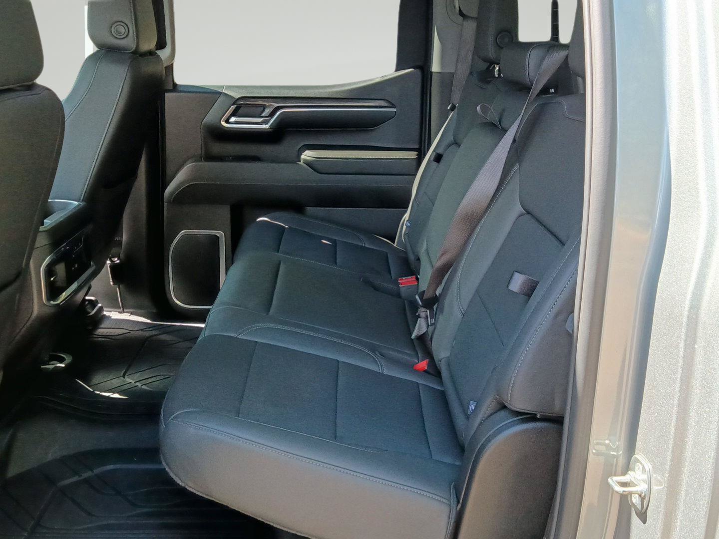 Used 2025 Chevrolet Silverado 1500 LTZ w/ Technology Package AWD/4WD image 19