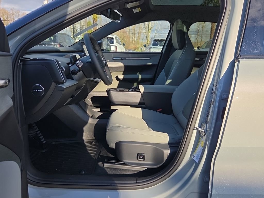 New 2026 Volvo EX30 Plus w/ Protection Package Premier AWD/4WD image 4