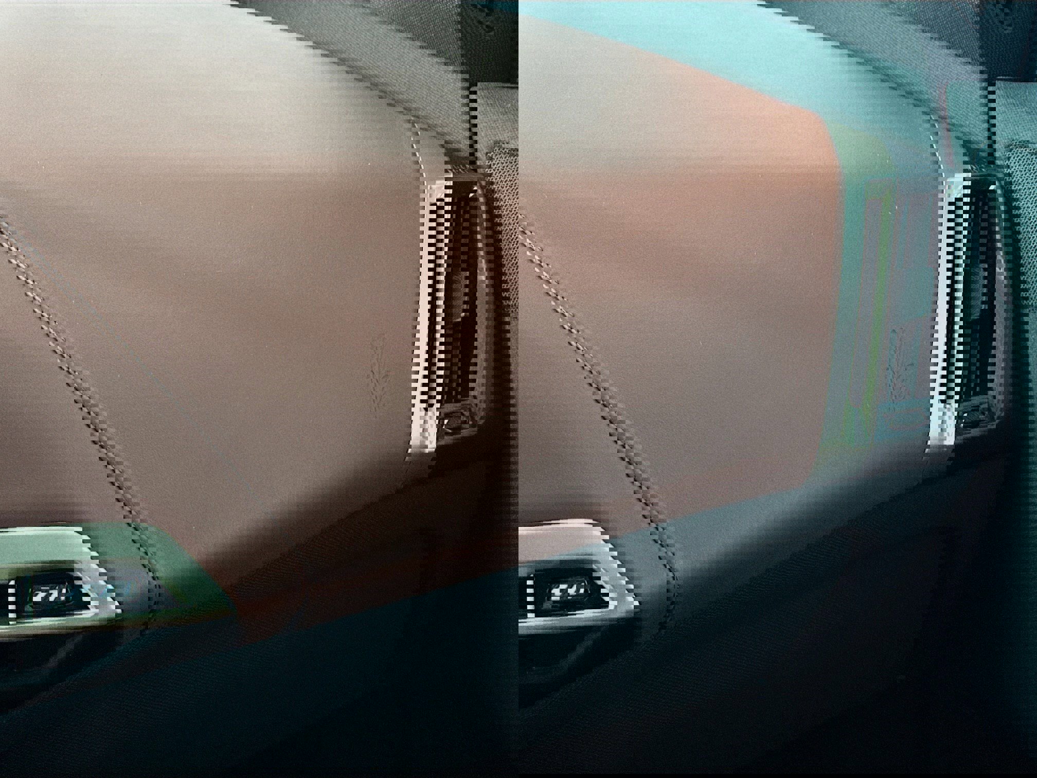 Used 2023 BMW iX xDrive50 w/ Ultimate Package 2 image 15