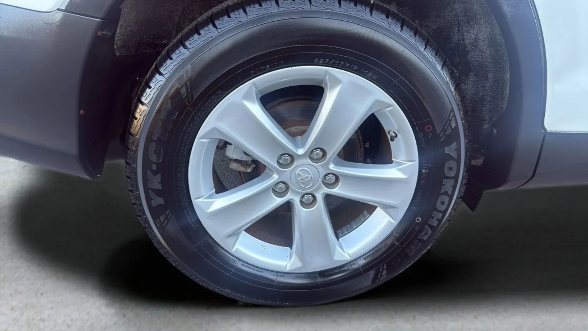 Used 2013 Toyota RAV4 XLE AWD/4WD image 25