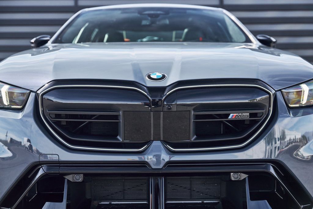 Used 2026 BMW M5 w/ Executive Package image 17