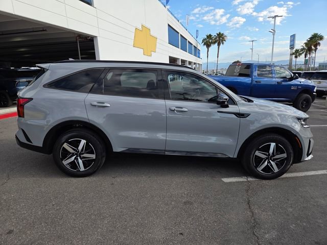 Used 2023 Kia Sorento EX w/ Panoramic Sunroof Package FWD image 7