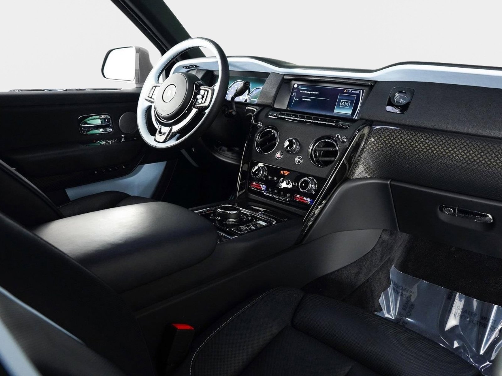 Used 2024 Rolls-Royce Cullinan Black Badge AWD/4WD image 43