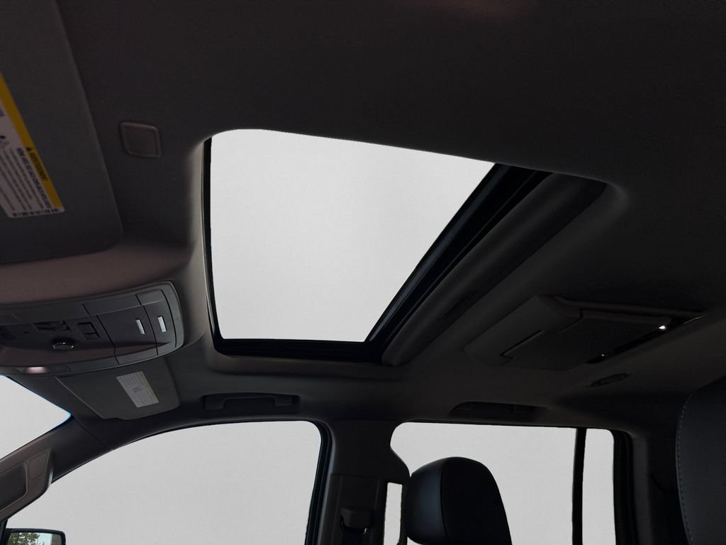 Used 2019 Chevrolet Suburban LT RWD image 16