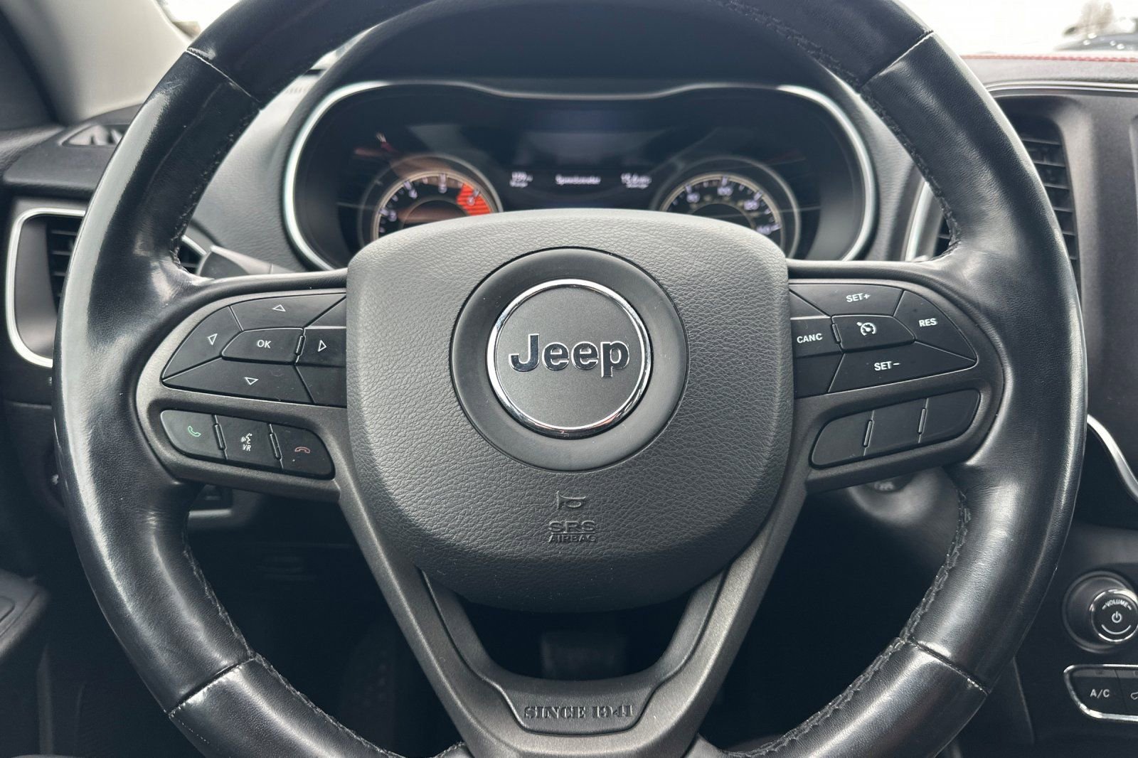 Used 2020 Jeep Cherokee Trailhawk w/ Cold Weather Group image 22