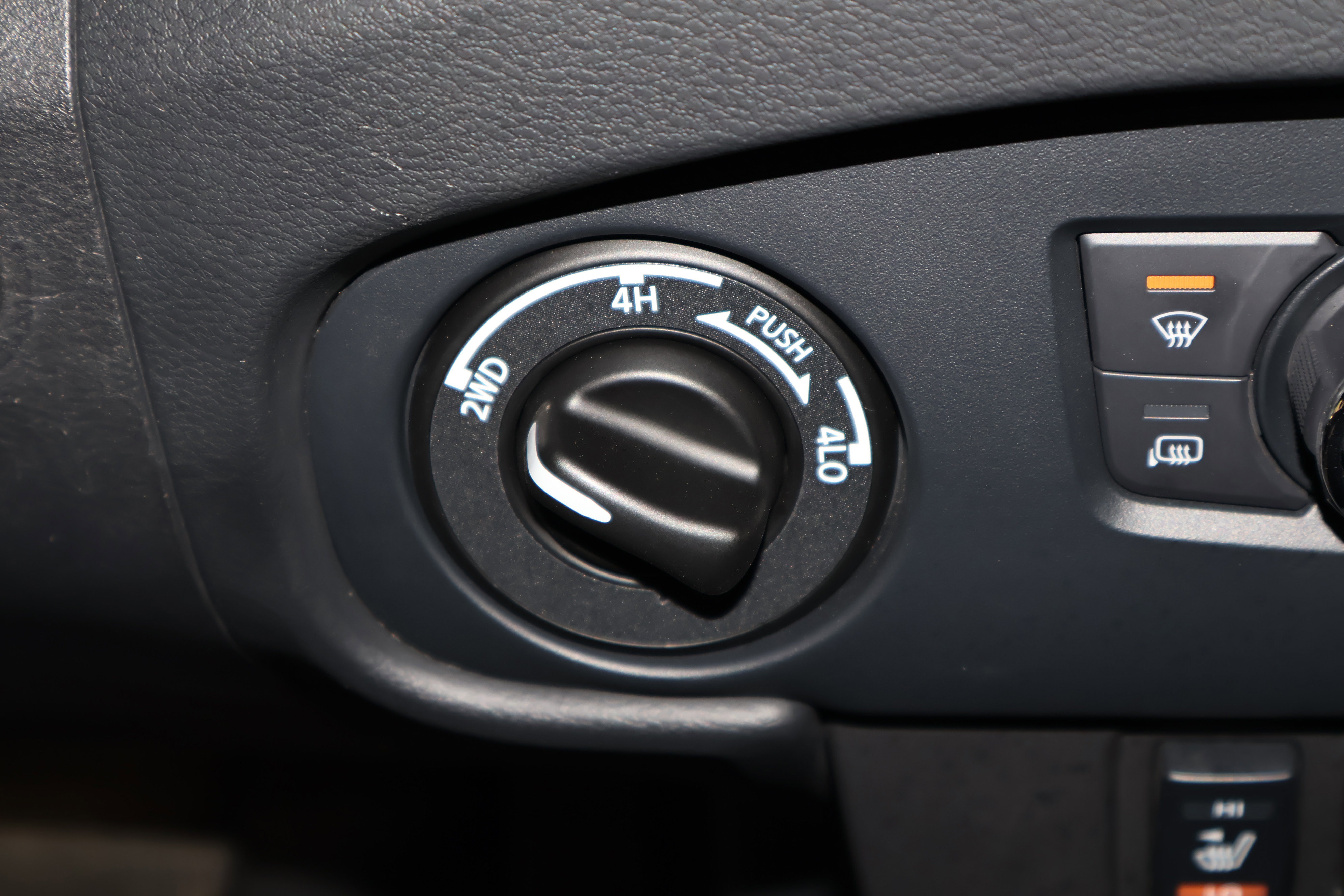 Used 2022 Nissan Frontier SV image 27