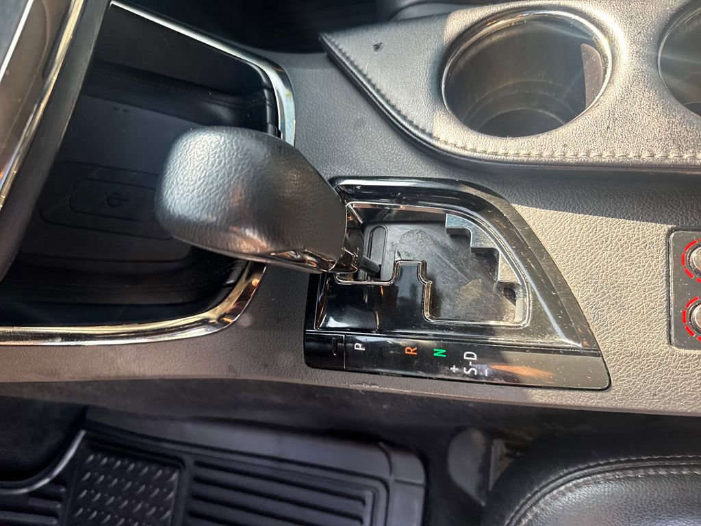 Used 2017 Toyota Avalon XLE Premium image 25