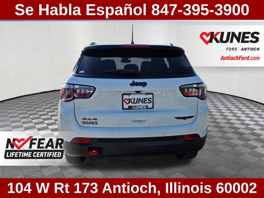 Used 2025 Jeep Compass Trailhawk AWD/4WD image 9