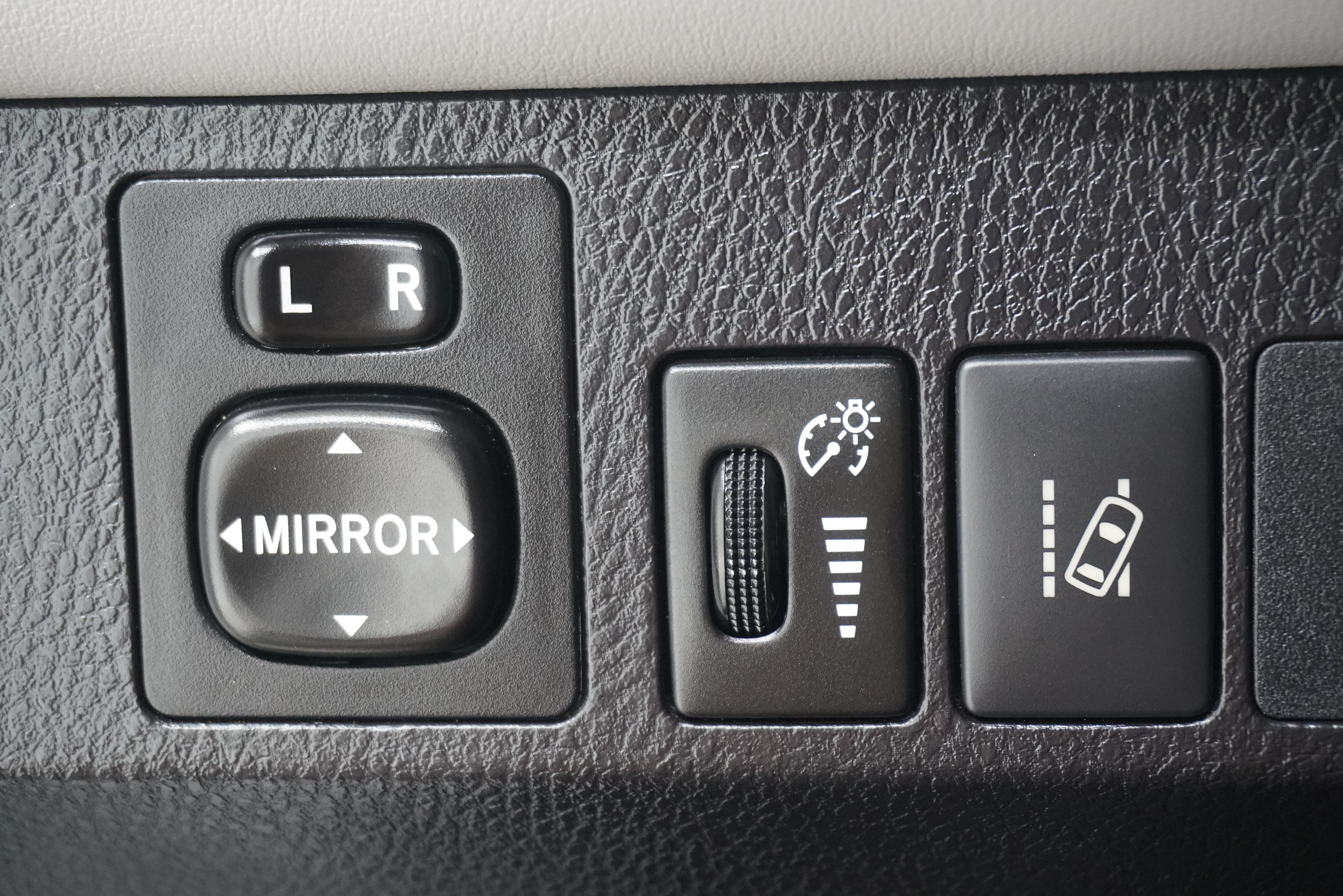 Used 2017 Toyota RAV4 XLE w/ Plus Special Value Package FWD image 24