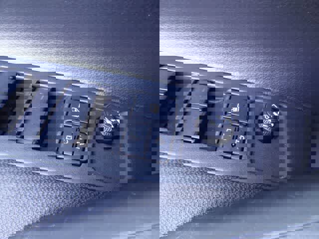 Used 2023 Toyota Corolla LE image 15