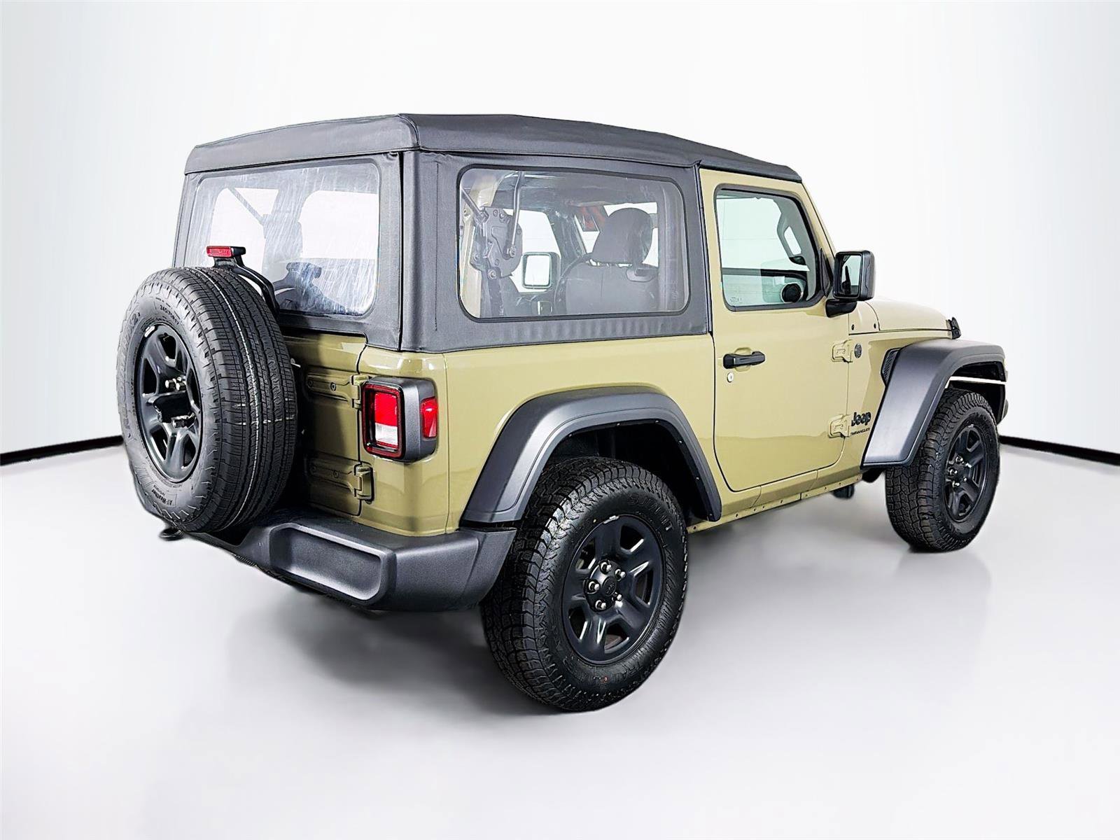 Used 2025 Jeep Wrangler Sport AWD/4WD image 7