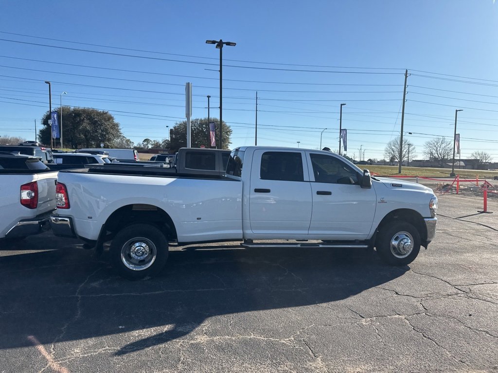 Used 2024 RAM 3500 Tradesman w/ Chrome Appearance Group image 9