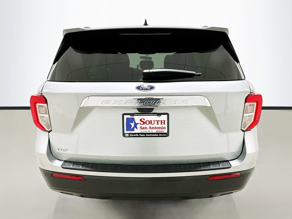 Used 2024 Ford Explorer XLT RWD image 6