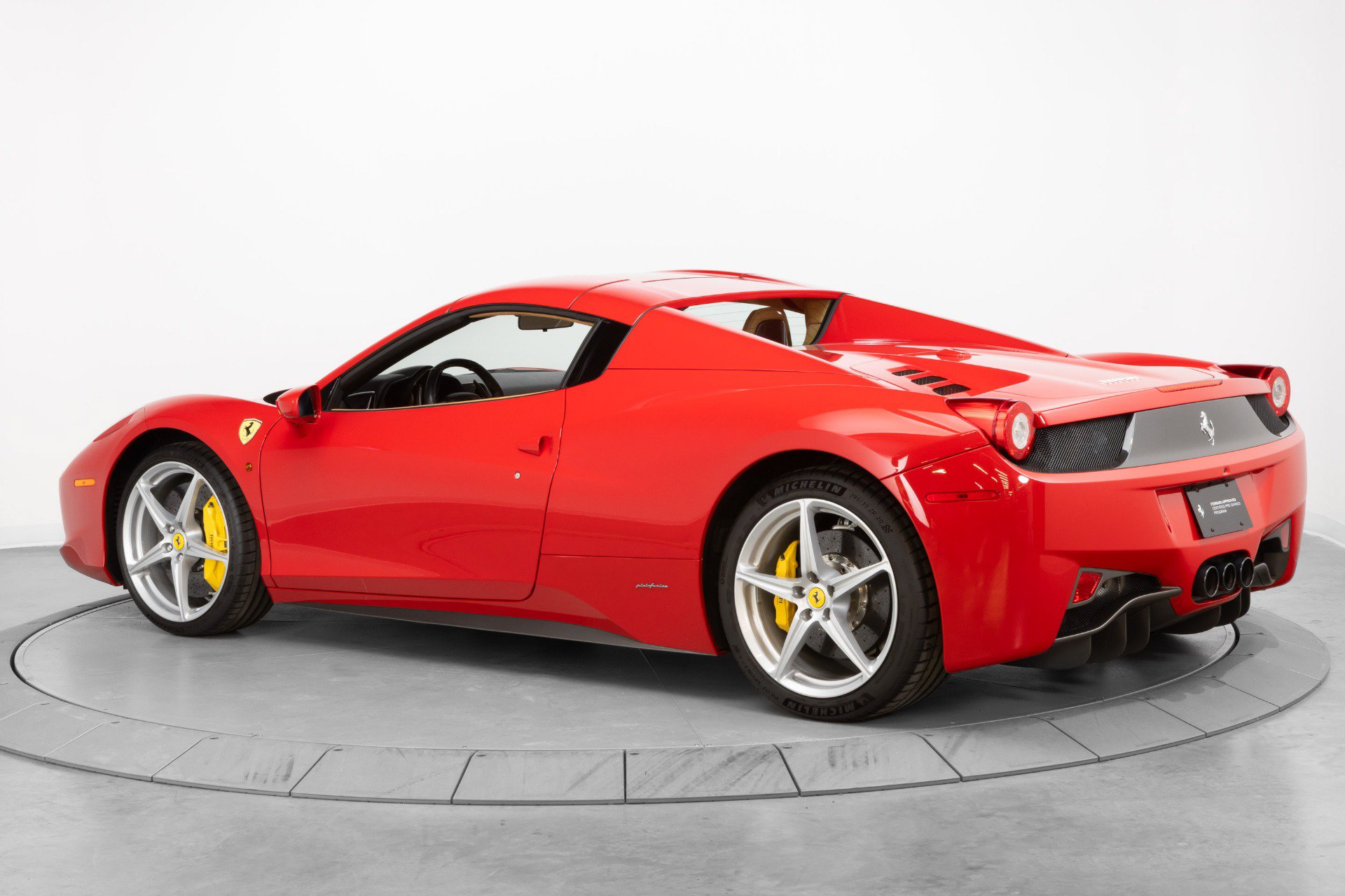 Certified 2014 Ferrari 458 Spider RWD image 14
