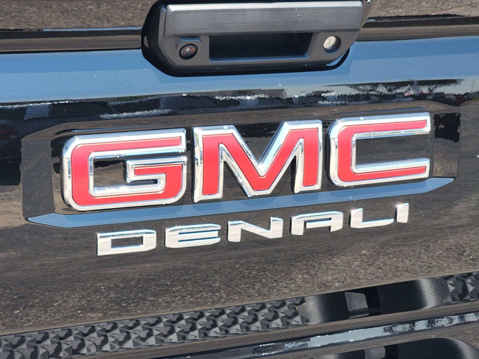 New 2026 GMC Canyon Denali AWD/4WD image 12