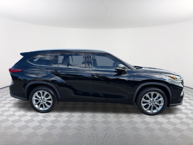 Used 2021 Toyota Highlander Limited FWD image 4