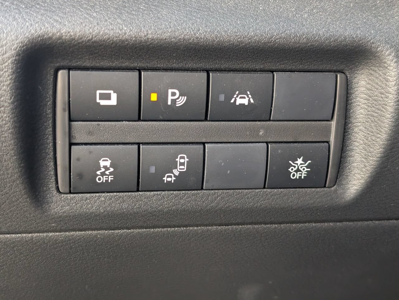 Certified 2025 Nissan Kicks Play S FWD image 24