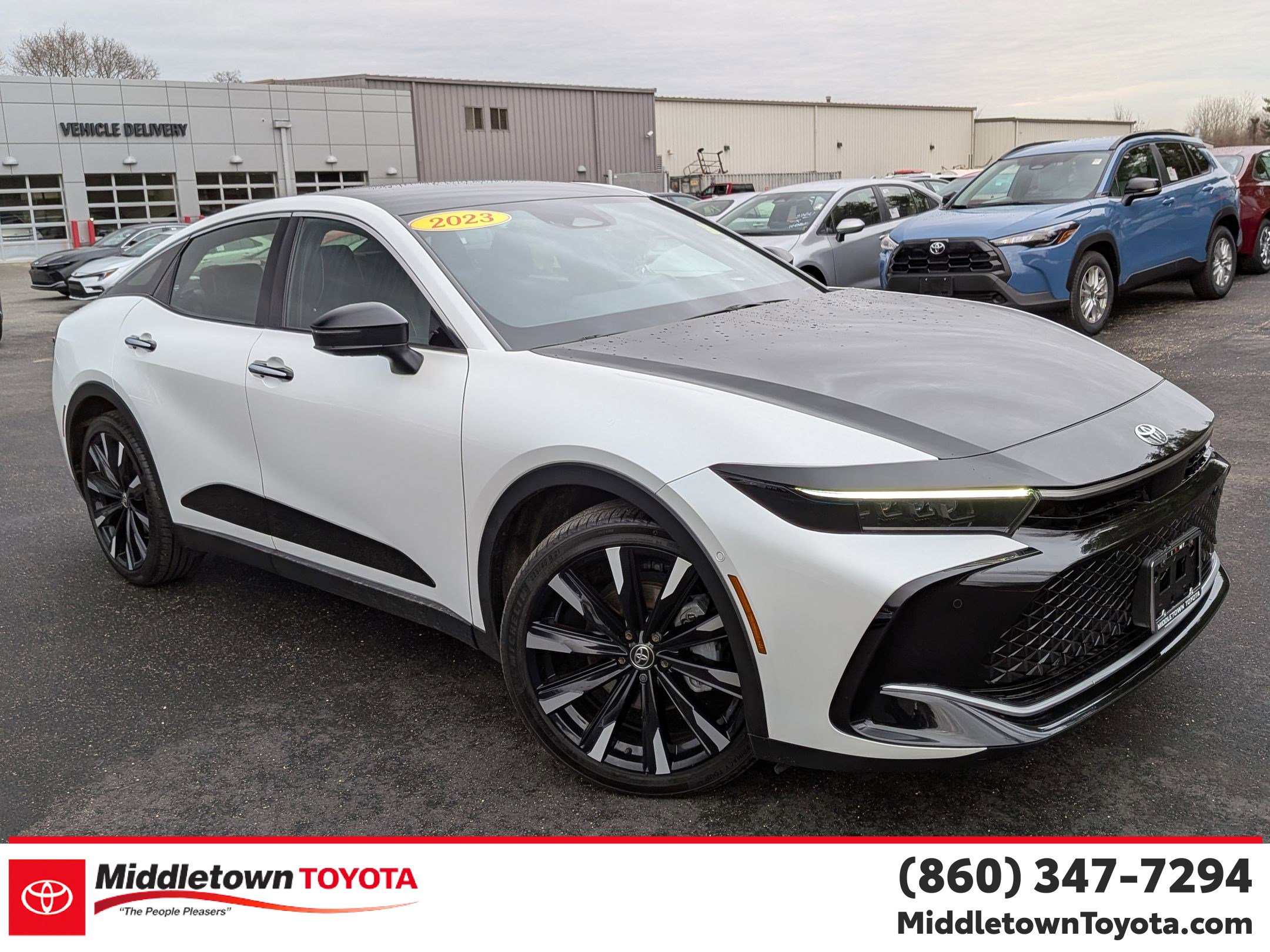 Used 2023 Toyota Crown Platinum image 1