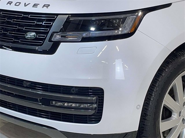 Used 2024 Land Rover Range Rover SE image 4