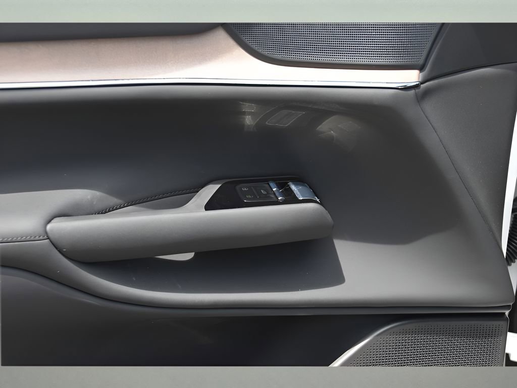 Certified 2025 Volvo EX90 Ultra image 26