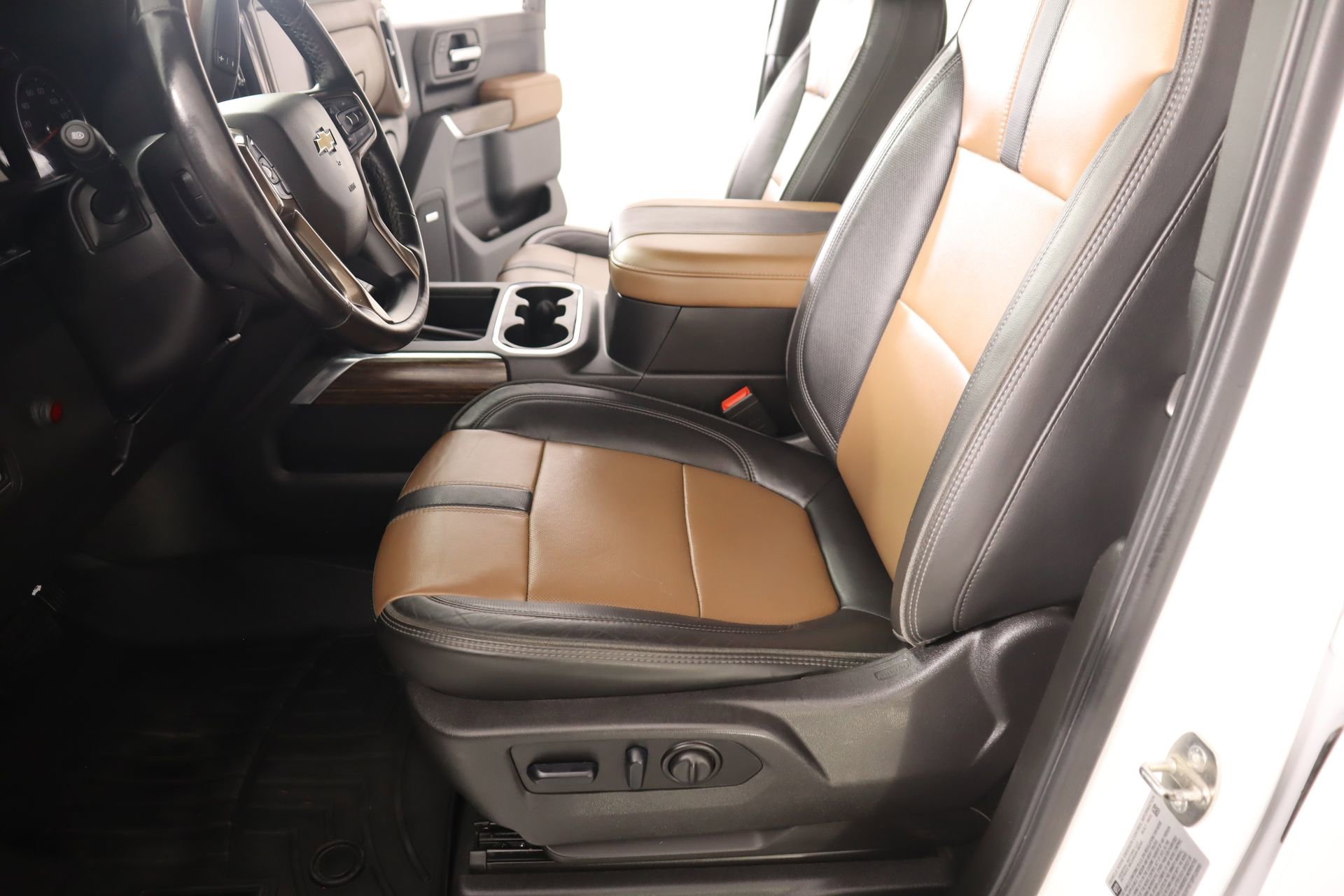 Used 2023 Chevrolet Silverado 3500 High Country AWD/4WD image 11