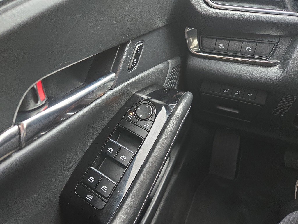 Used 2025 MAZDA CX-30 AWD 2.5 S w/ Preferred Package image 25