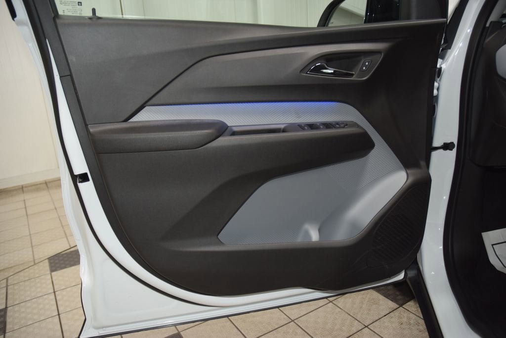New 2027 Chevrolet Bolt RS FWD image 41