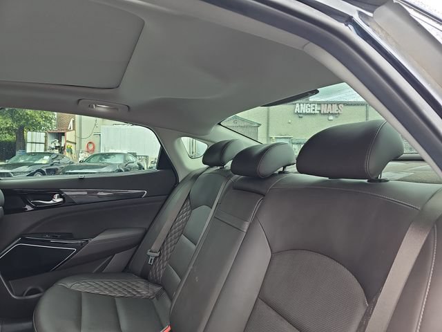 Used 2017 Kia Cadenza Limited FWD image 14