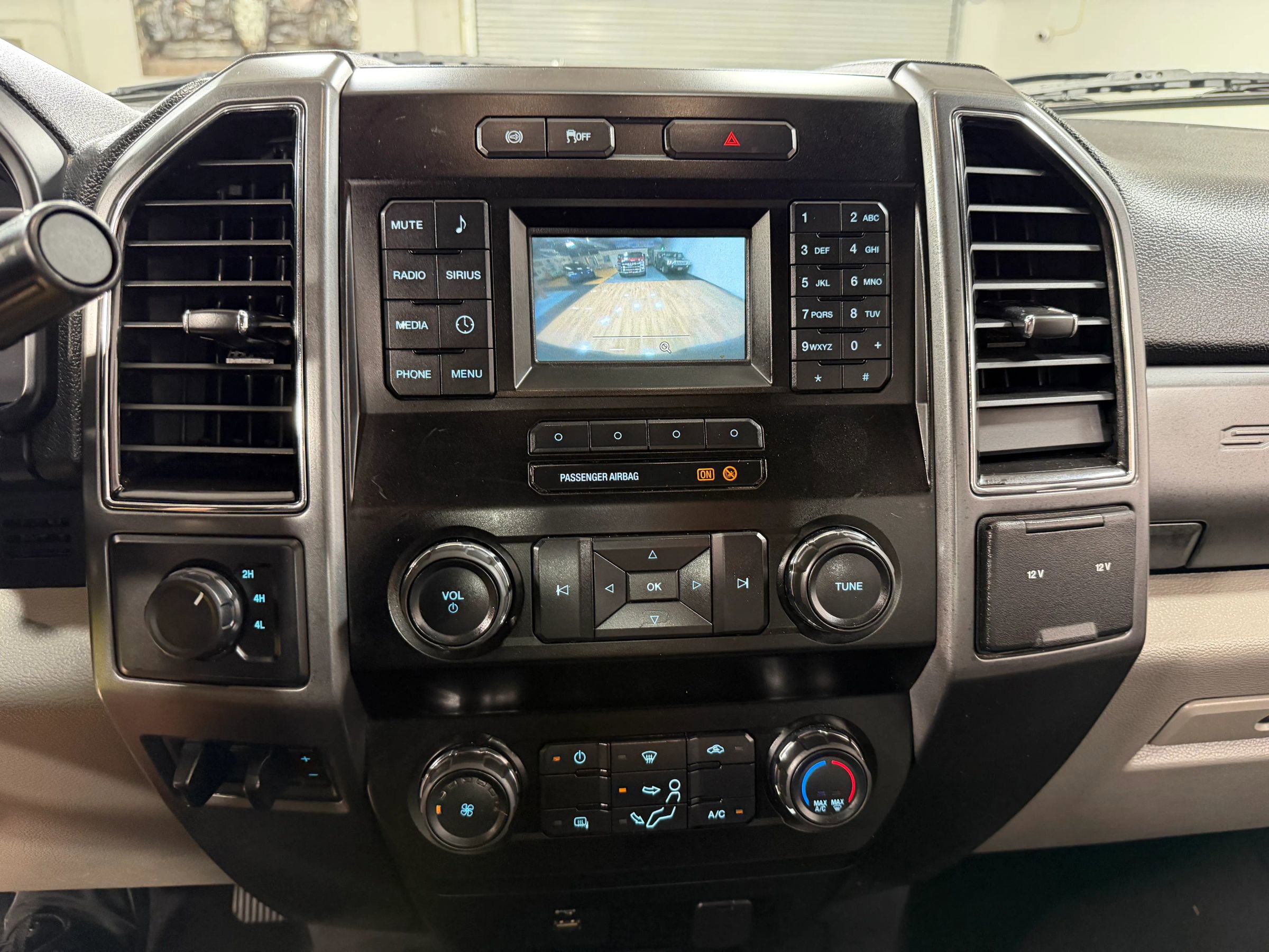Used 2019 Ford F250 XLT AWD/4WD image 23