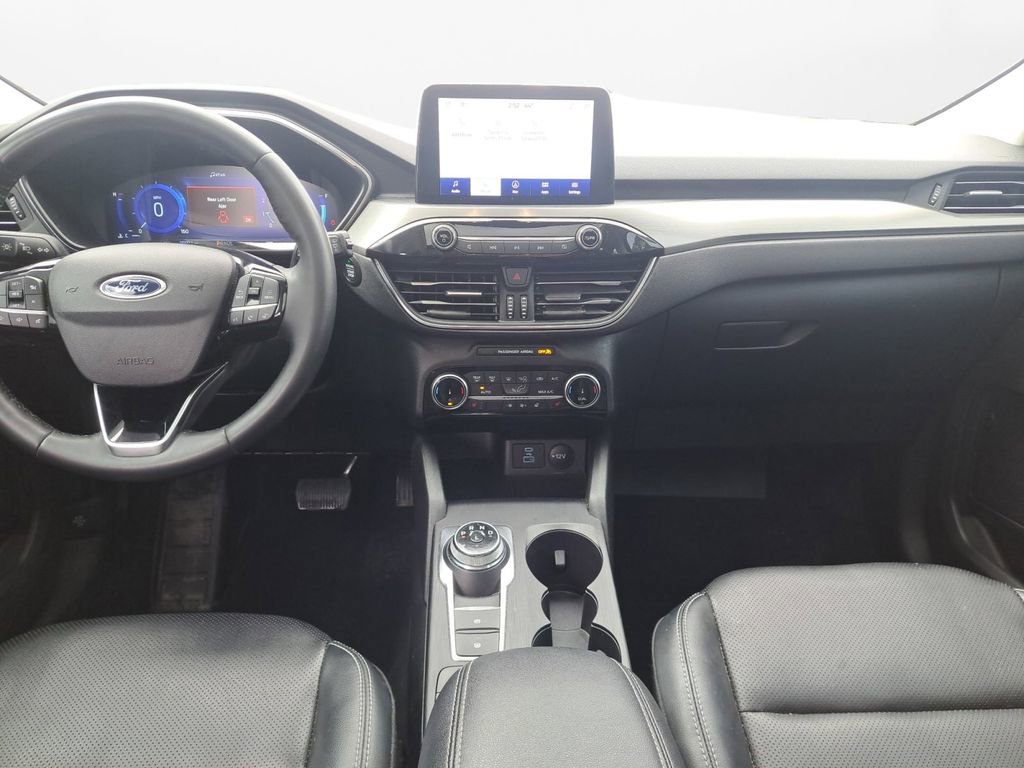 Used 2022 Ford Escape Titanium image 10