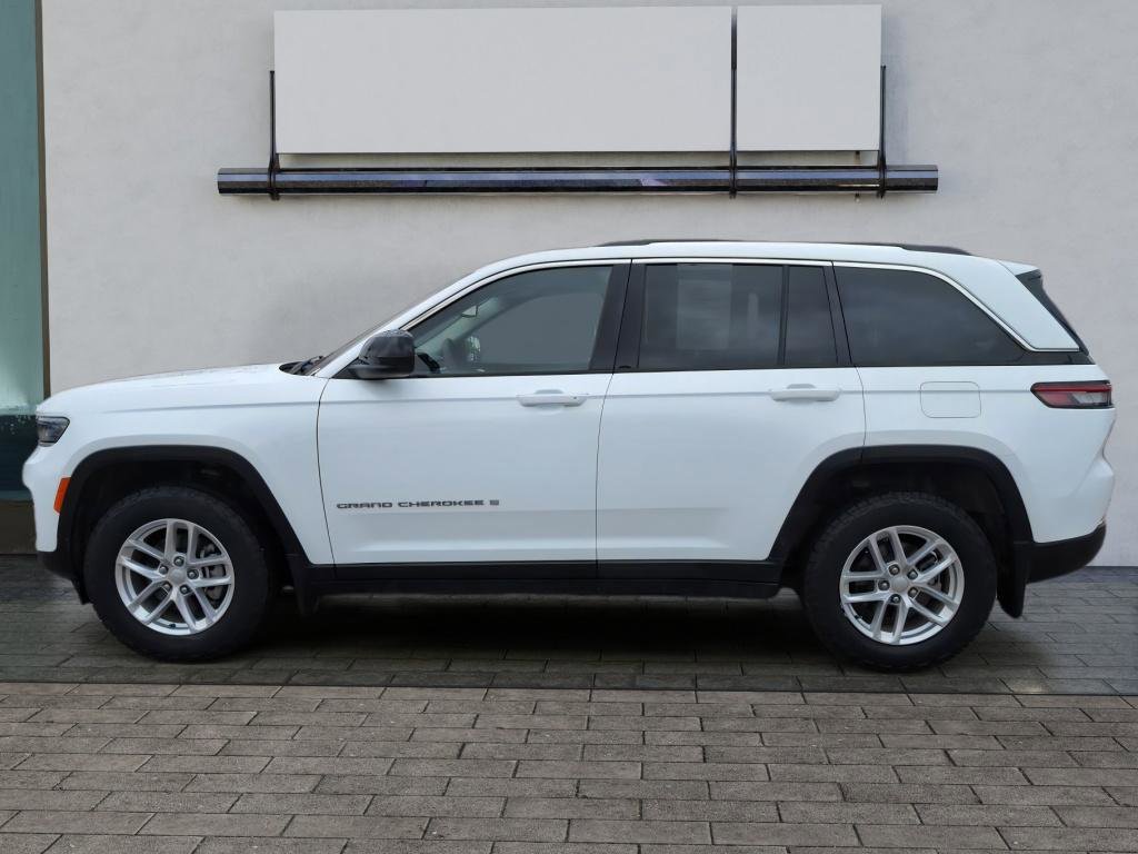 Used 2023 Jeep Grand Cherokee Laredo w/ Trailer Tow Prep Group (B) image 3